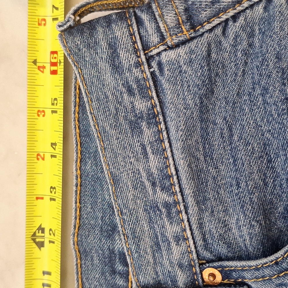 Levi's 501 Button Fly Blue Straight Leg Jeans Iconic Style 34 X 30 Medium‎ Wash - Picture 3 of 9